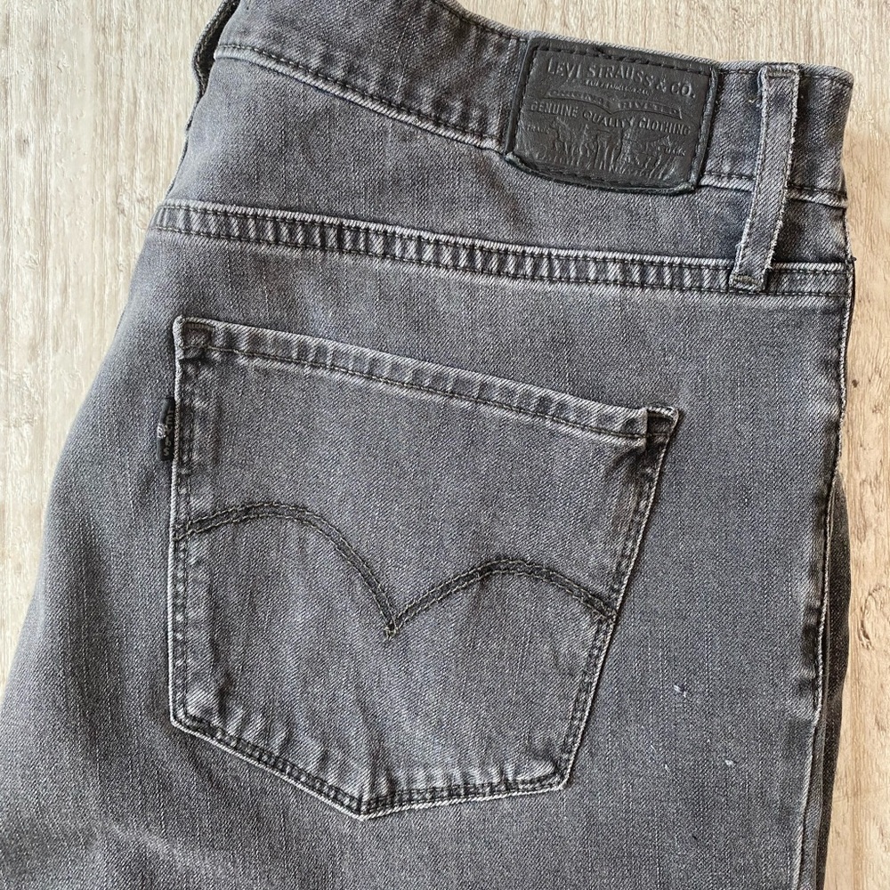 Levi’s 721 high rise skinny jeans. Size 32. Charcoal gray